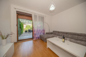 Lena apartman
